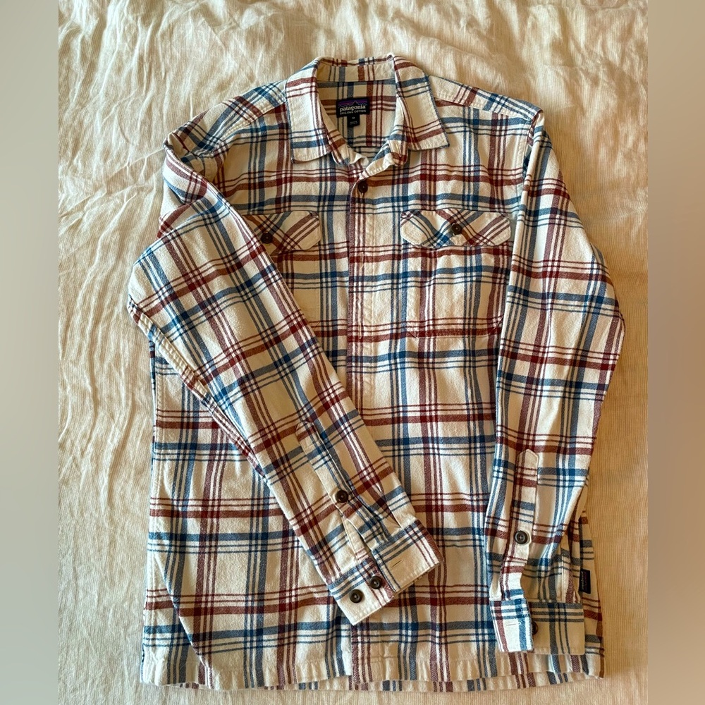 Men’s Medium Patagonia Fjord flannel in cream, red, and blue.
